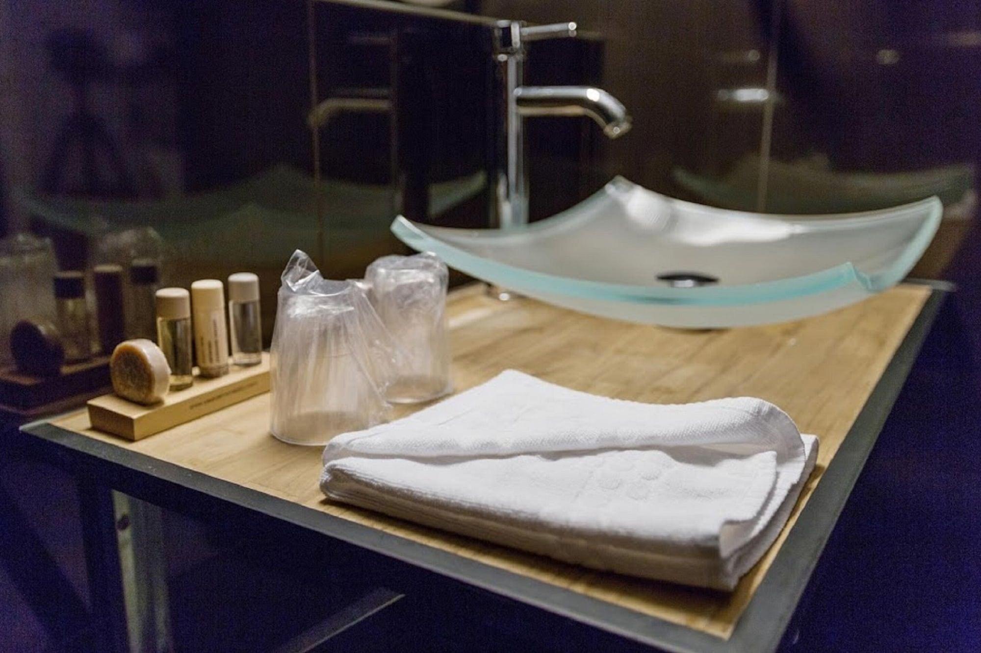 Hotel Du Leman Париж Екстериор снимка