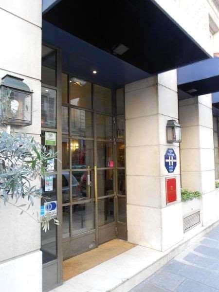 Hotel Du Leman Париж Екстериор снимка